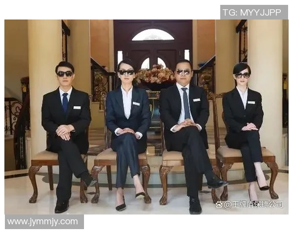 揭秘足球球星背后的保镖们 谁才是他们最坚实的保护者 揭秘足球球星背后的保镖们 谁才是他们最坚实的保护者